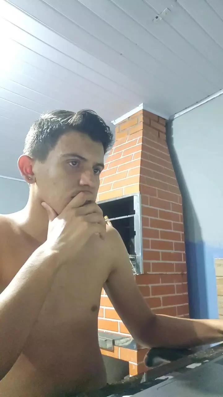 Rafarovii979 on Cam4 