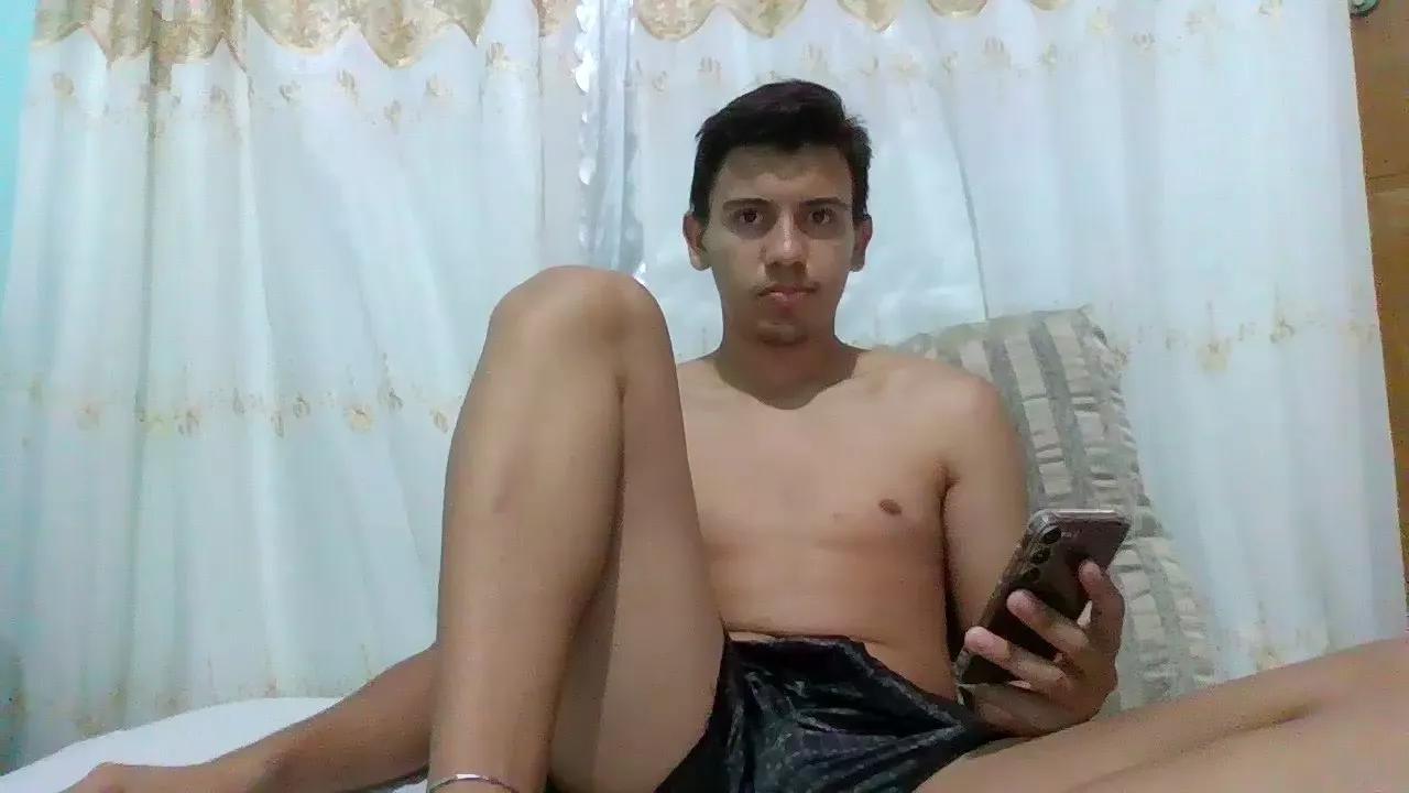 Rafarovii979 on Cam4 