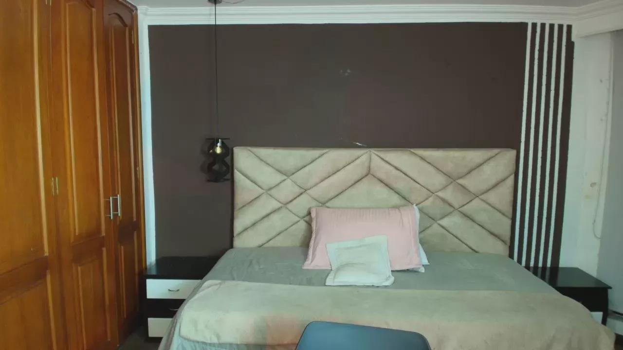 Offline Raqueljones_ on Cam4