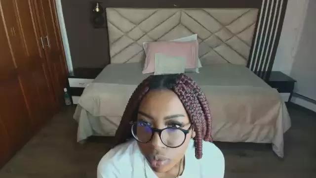 Offline Raqueljones_ on Cam4