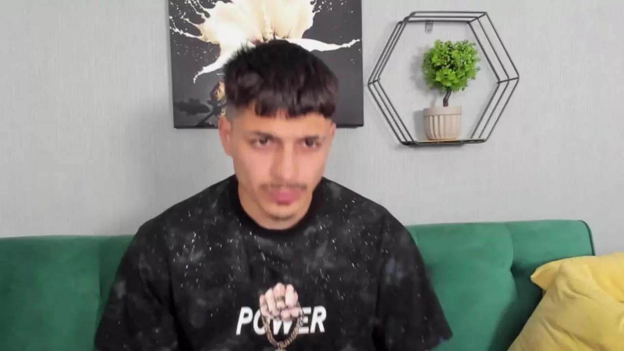 RaymondMorie on Cam4 