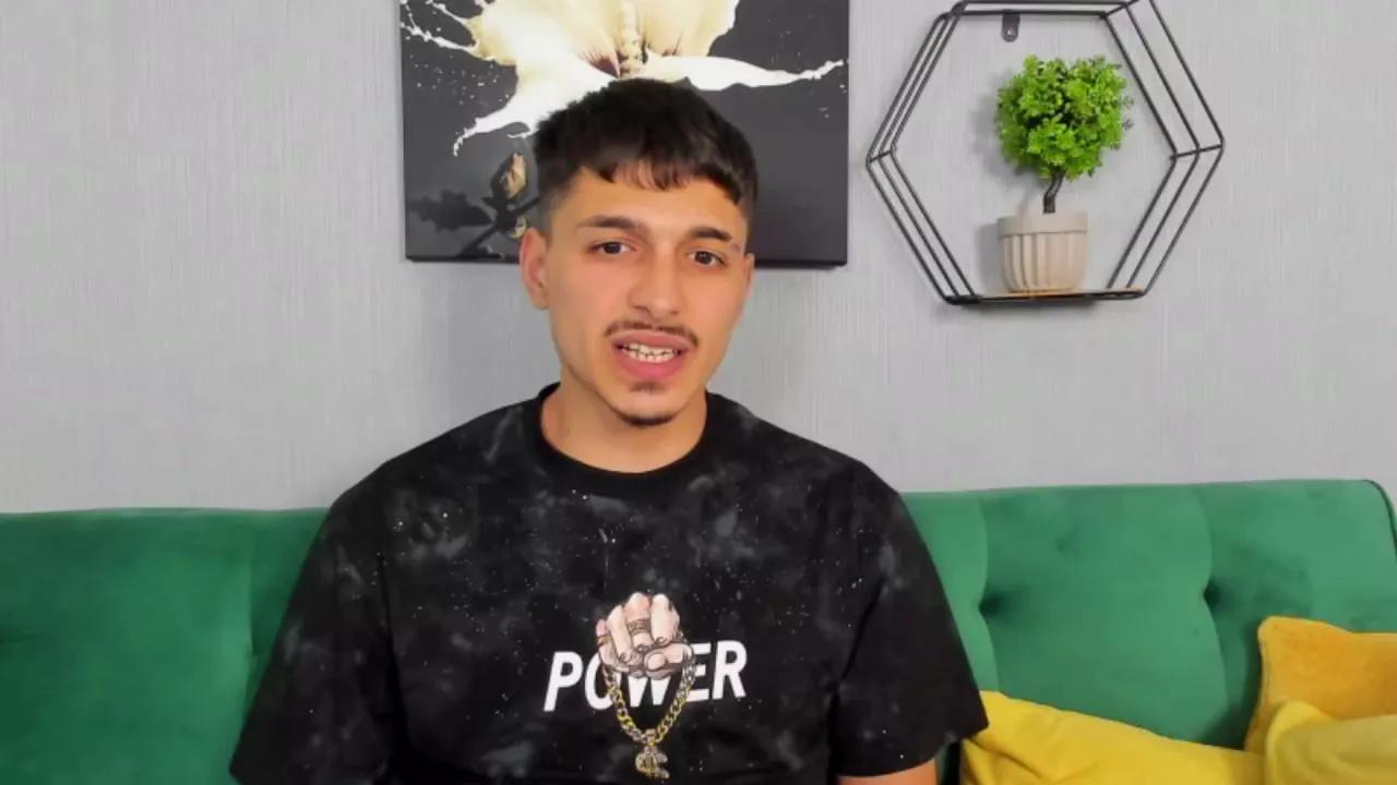 RaymondMorie on Cam4 