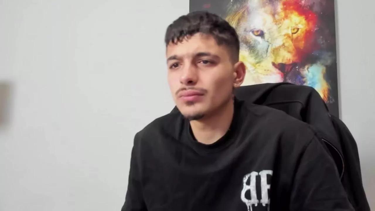 RaymondMorie on Cam4 