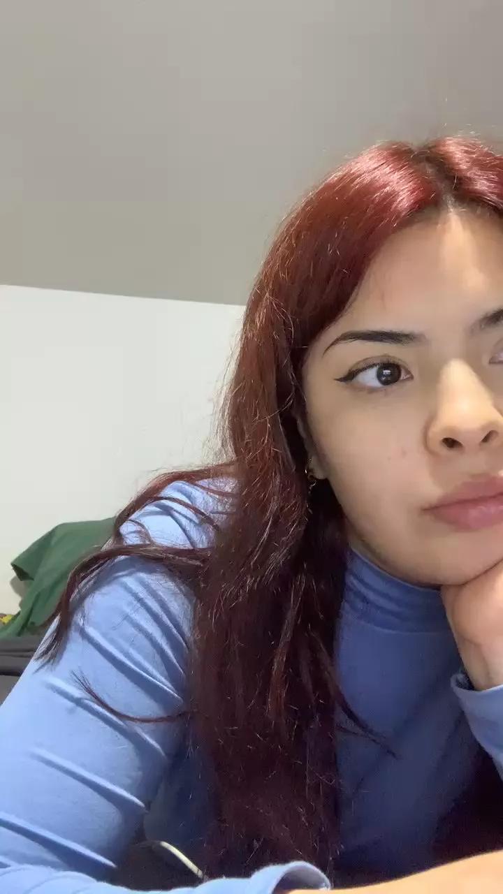 Offline rebeccahills on Cam4