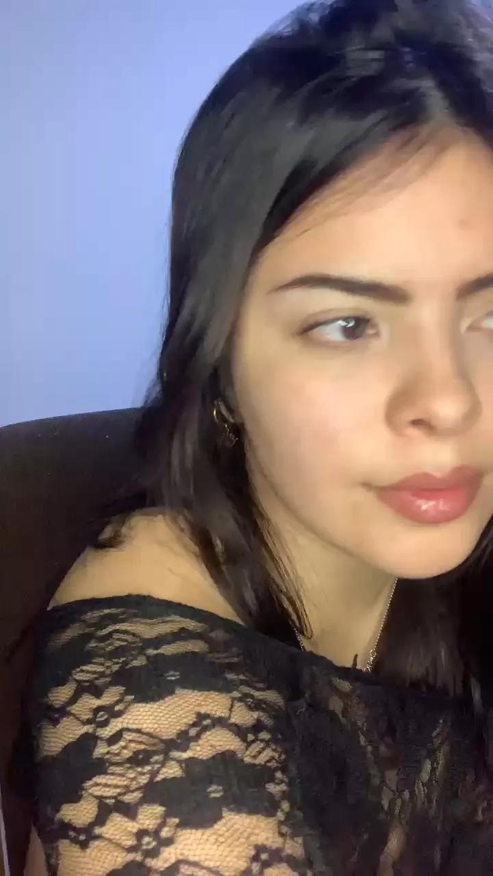 Offline rebeccahills on Cam4