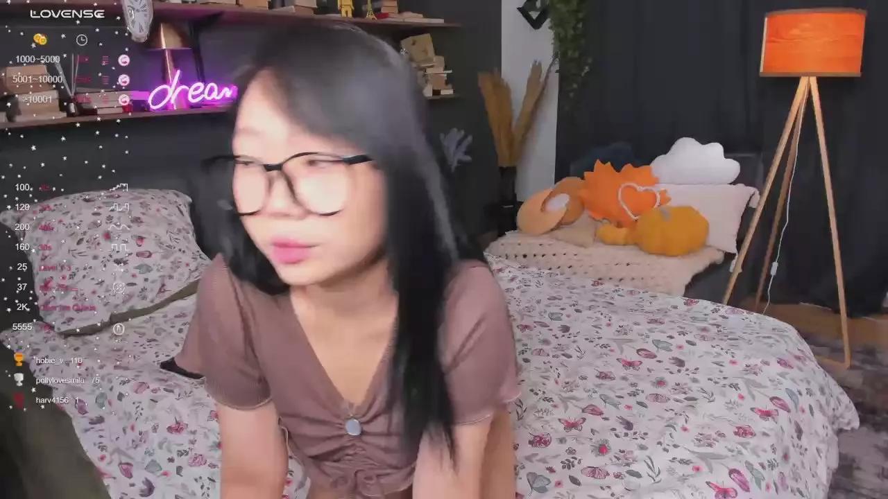 Reds_Roses on Cam4 