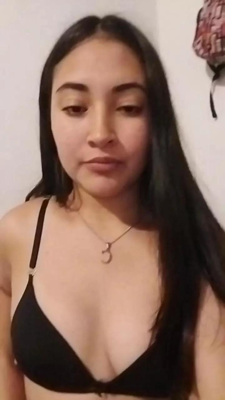 renahot2 on Cam4 