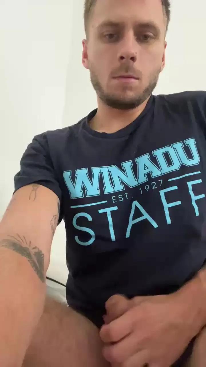 Offline Rere1908 on Cam4