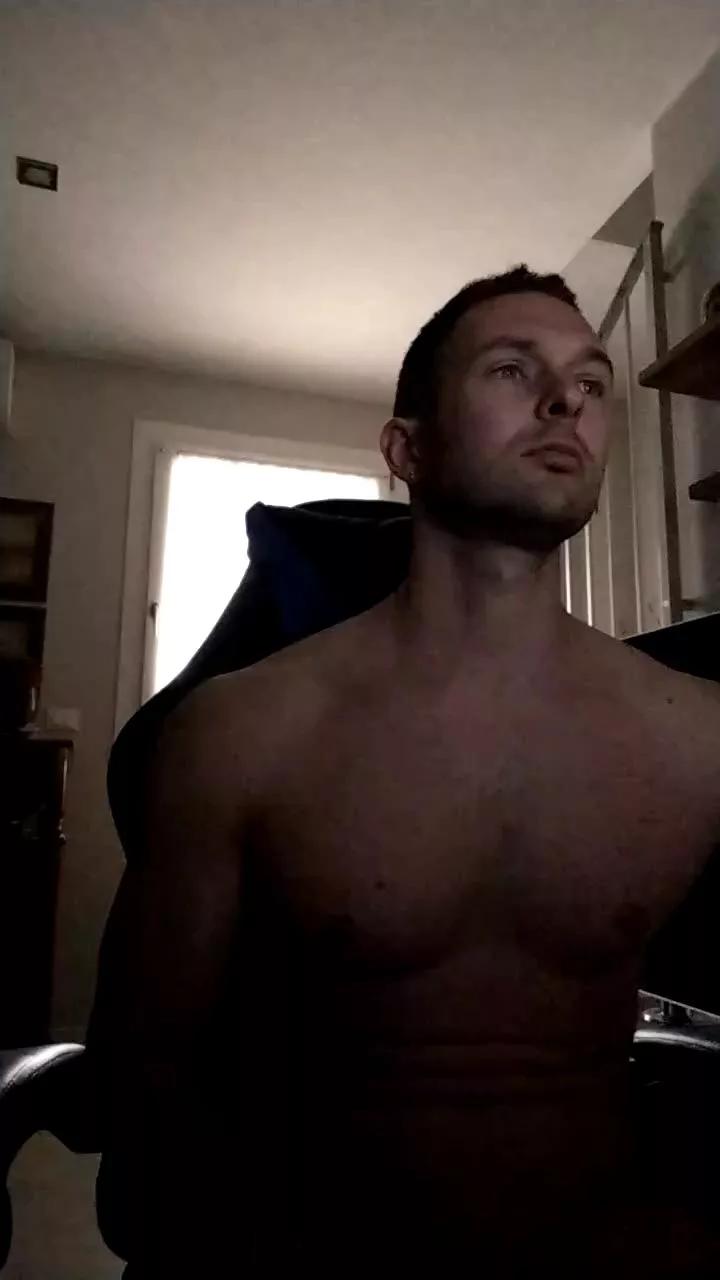 riccardoyeah on Cam4 