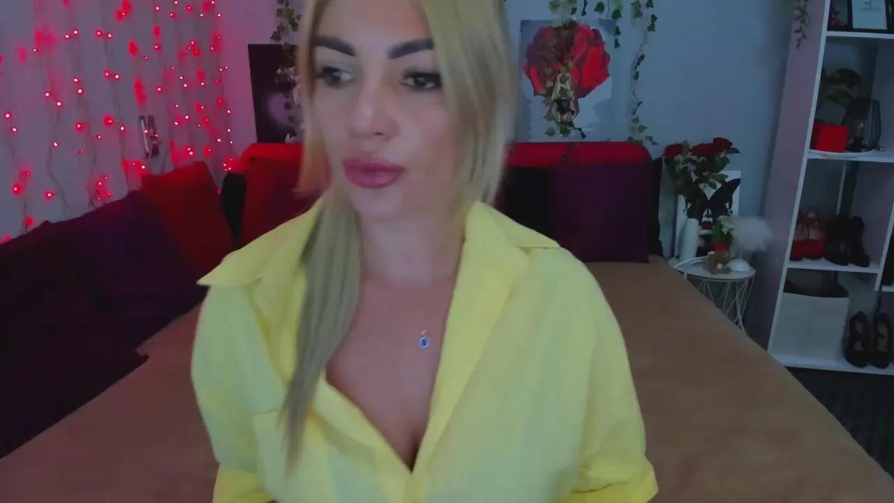 RileyBellucci on Cam4