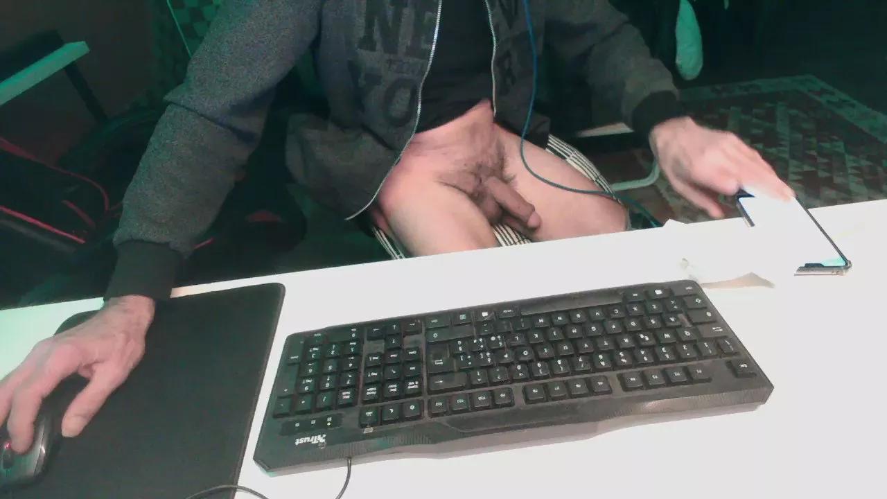 robbyuno on Cam4 