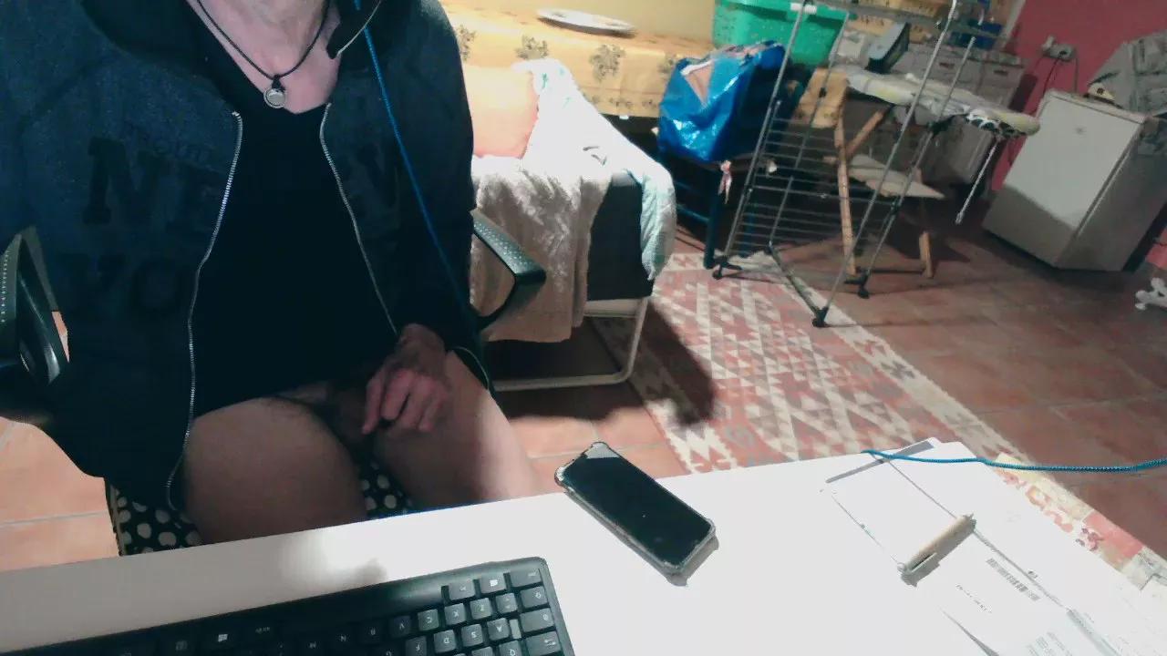 robbyuno on Cam4 