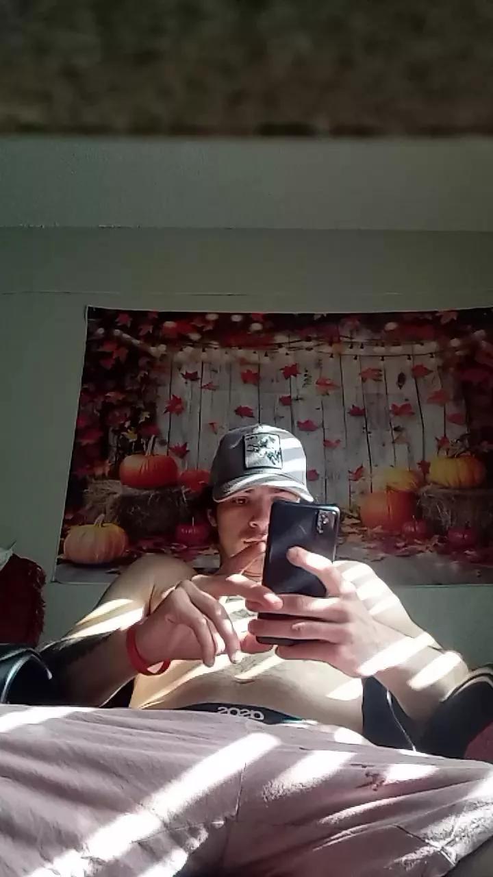 robert1774 on Cam4 