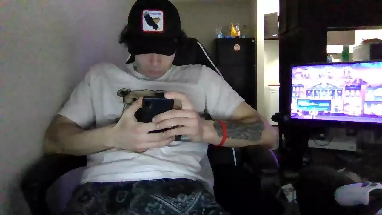 robert1774 on Cam4 