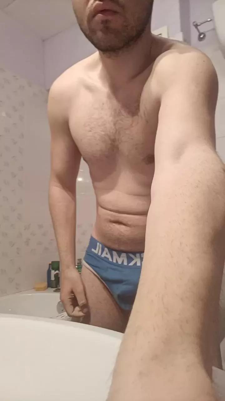 rodrigo1995 on Cam4 