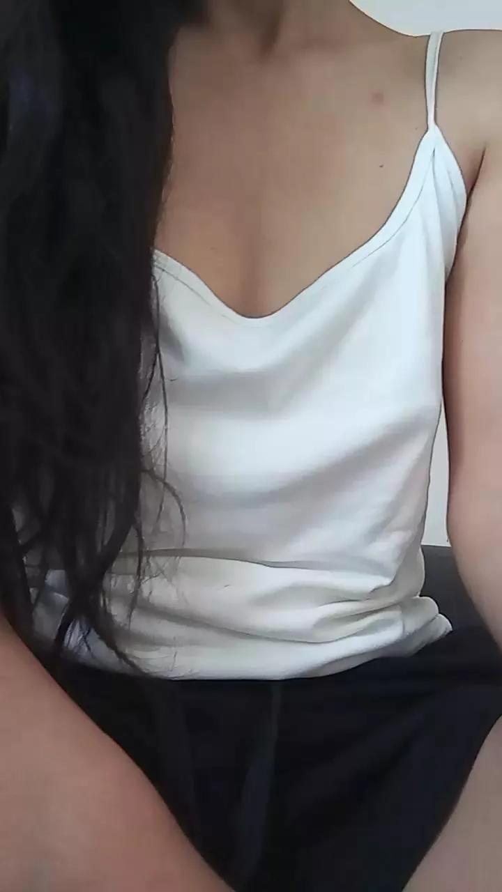 romi183 on Cam4 