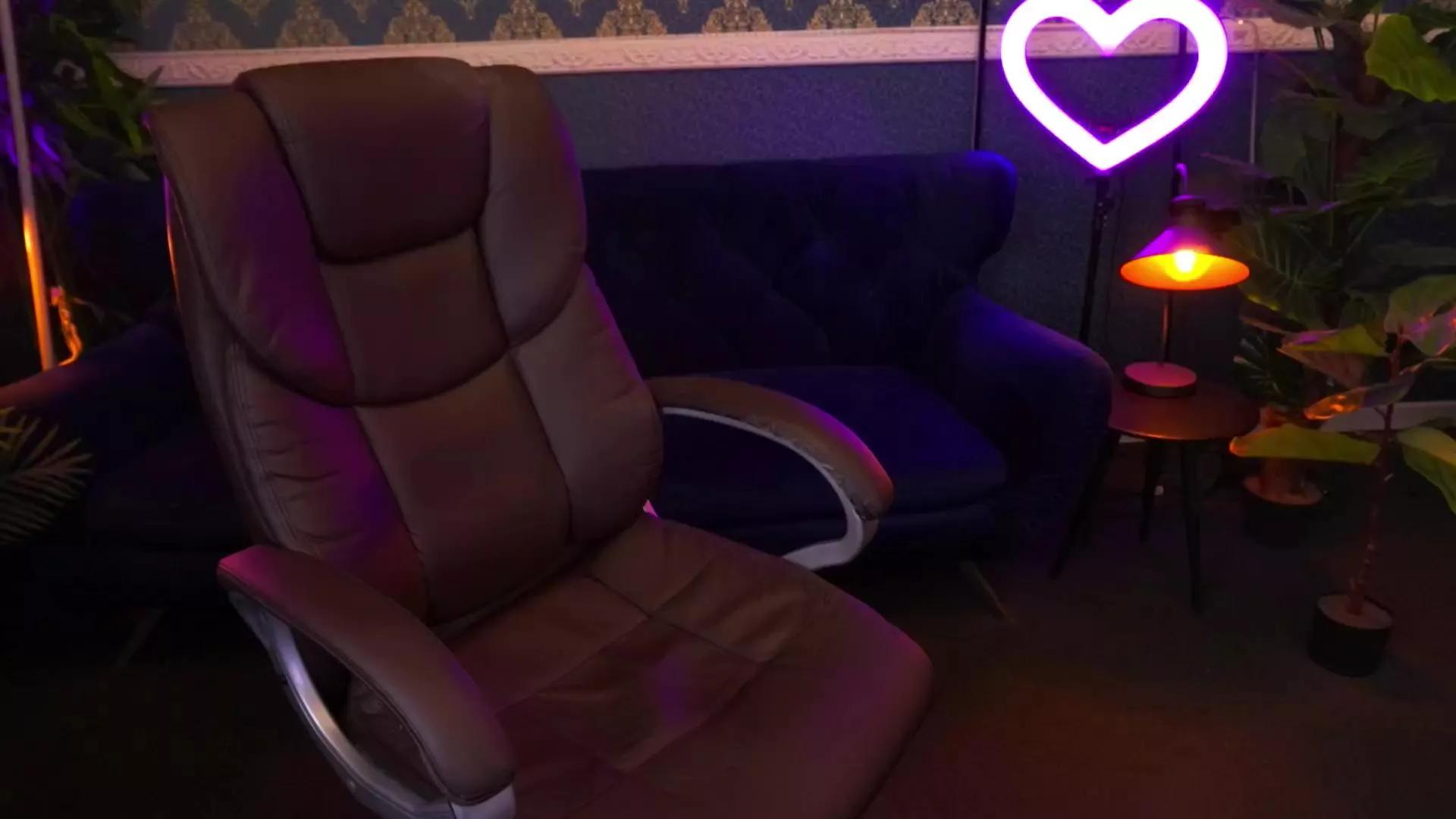 Freechat RoseMonroee on Cam4