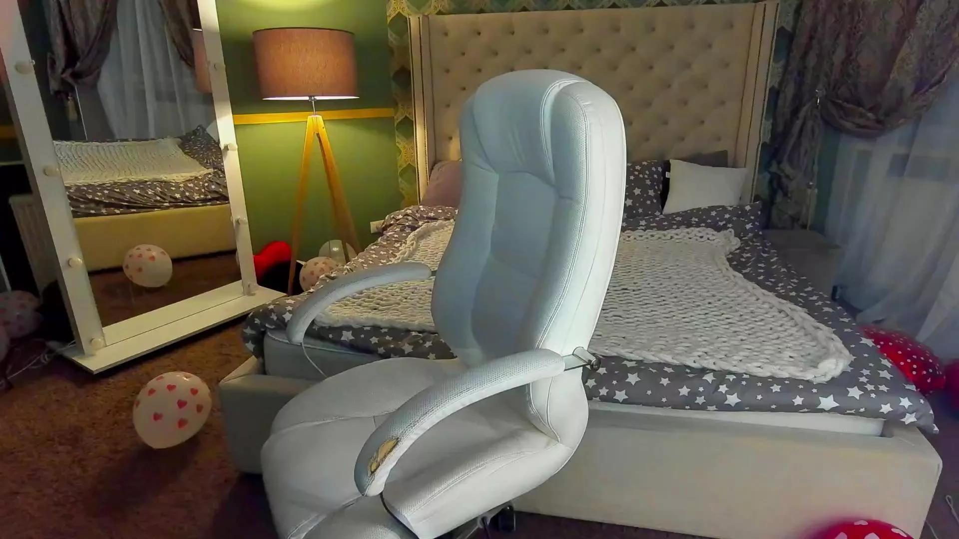 Freechat RoseMonroee on Cam4