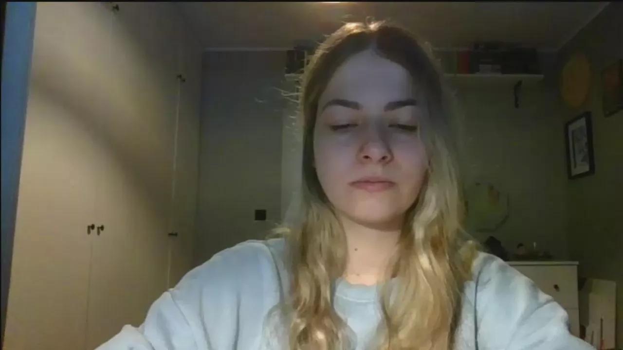 Rosie_June on Cam4 