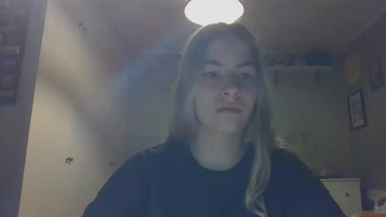 Rosie_June on Cam4 