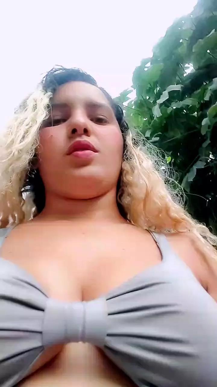 Rossita_Golden1 on Cam4 