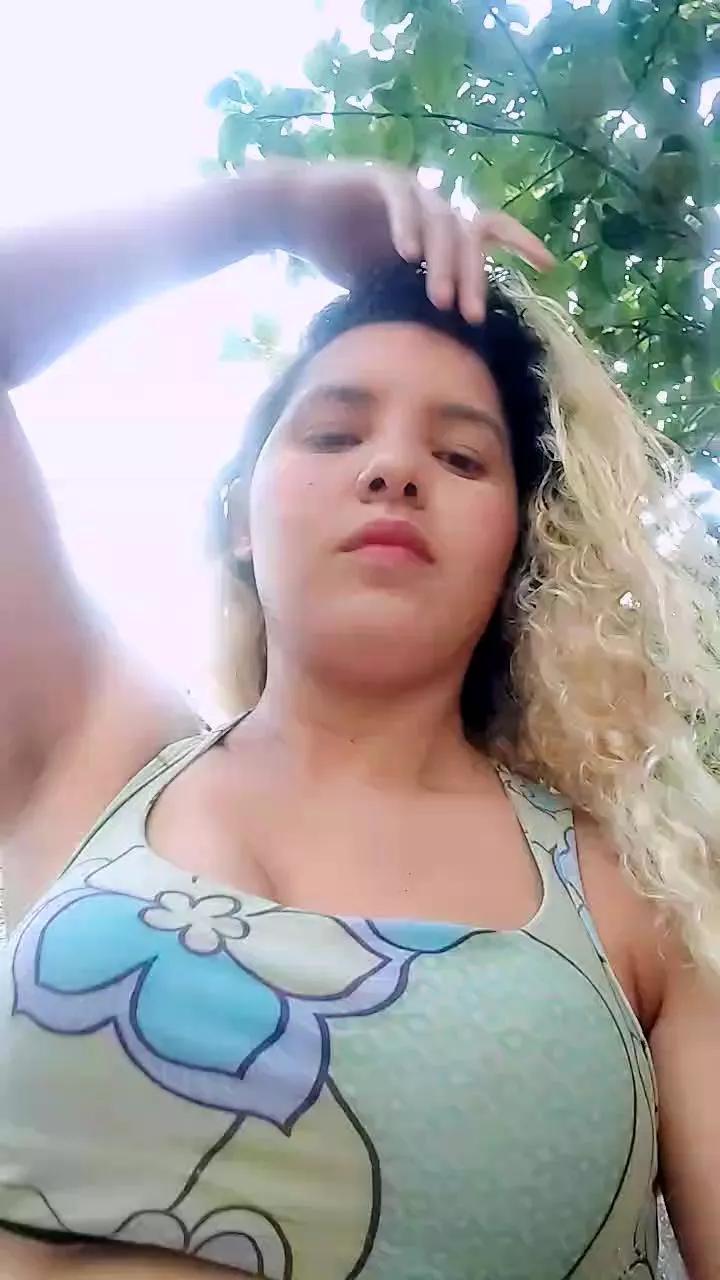 Rossita_Golden1 on Cam4 