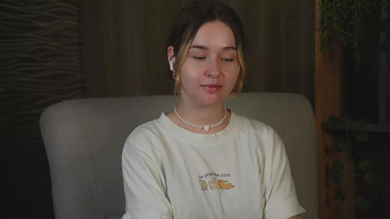 Freechat RowenaBrenton on Cam4