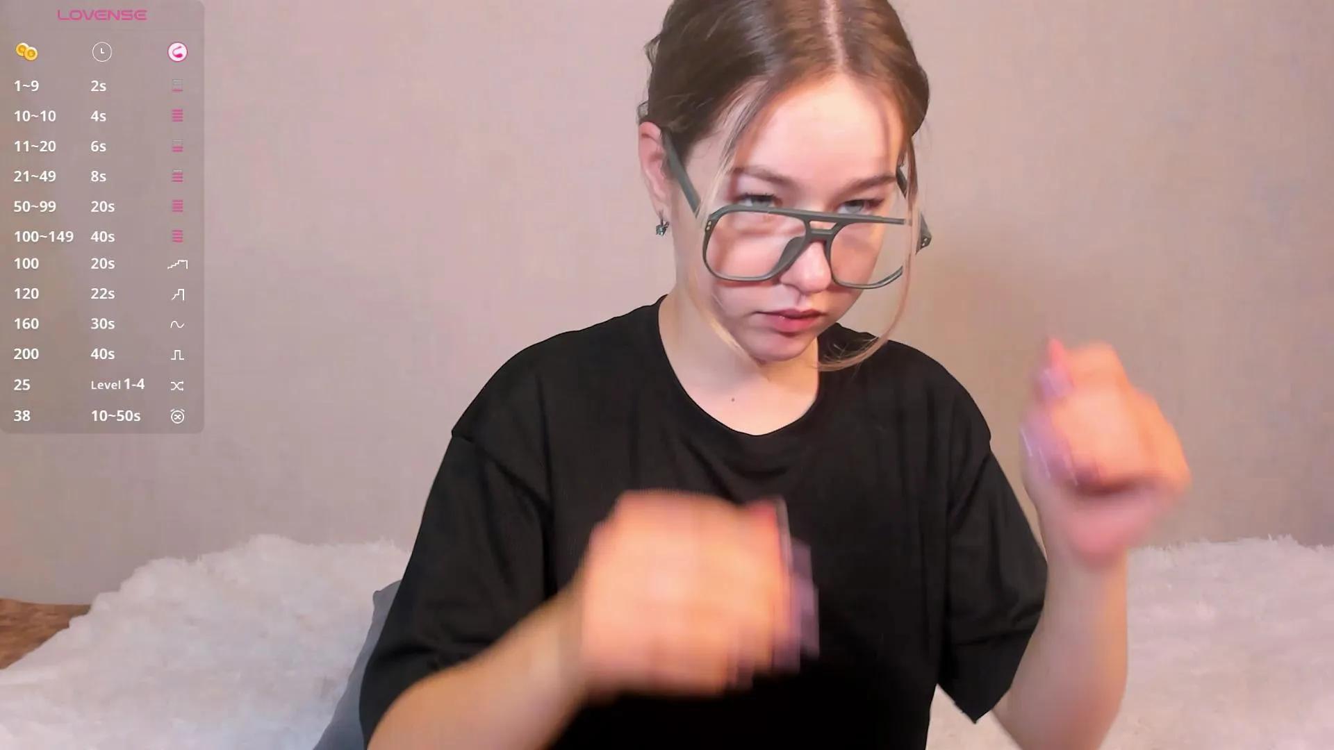 Freechat RowenaBrenton on Cam4