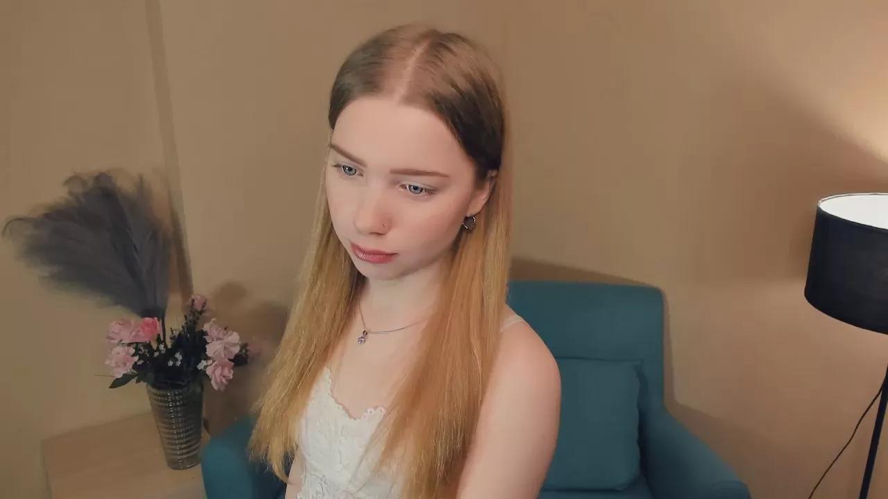 RowenaHazlett on Cam4 