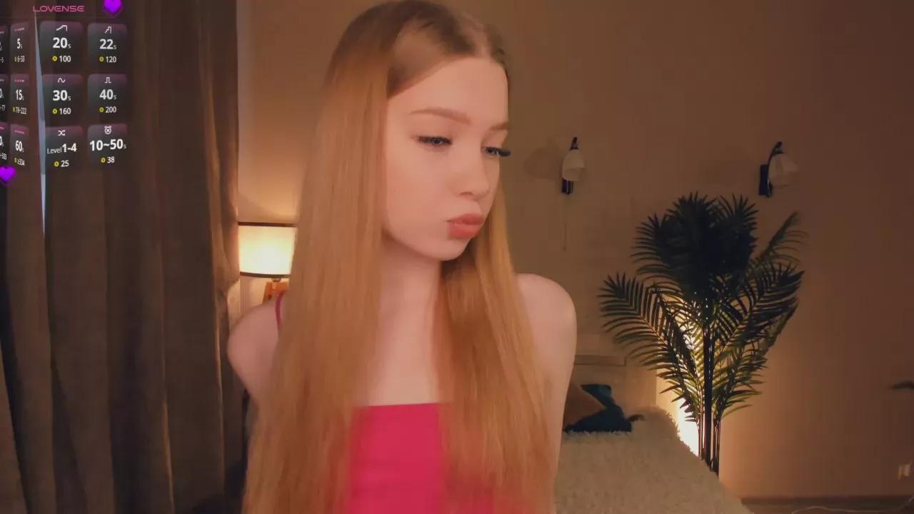 RowenaHazlett on Cam4 