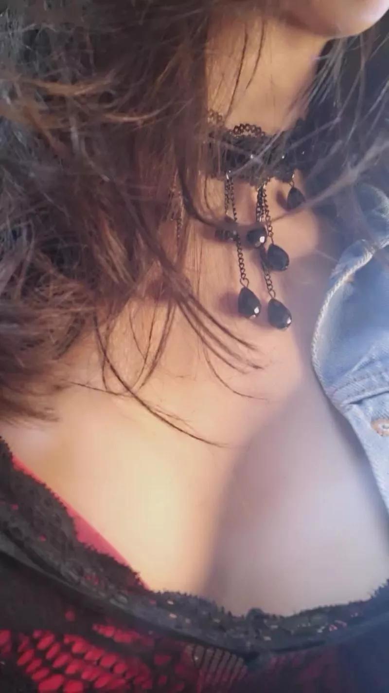 Roxannepiggy on Cam4 