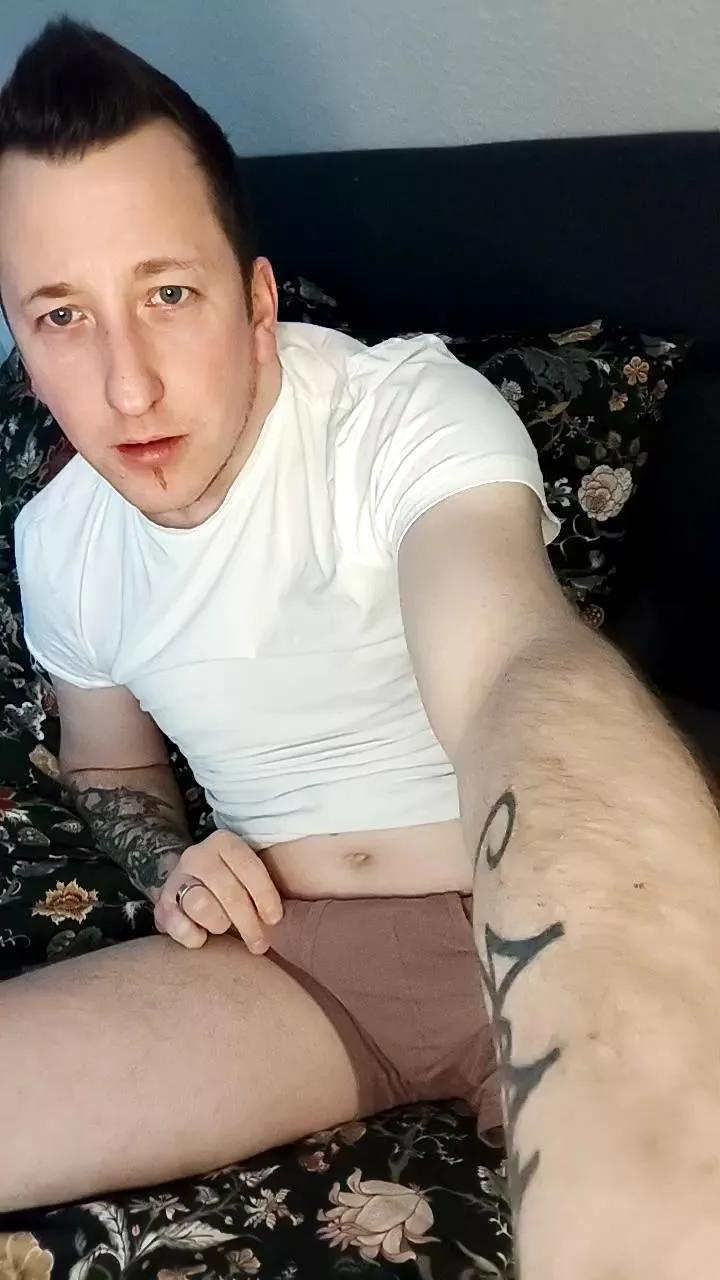roy21jahre on Cam4 