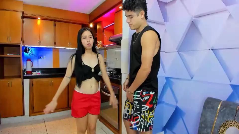 Royalkitchen on Cam4 