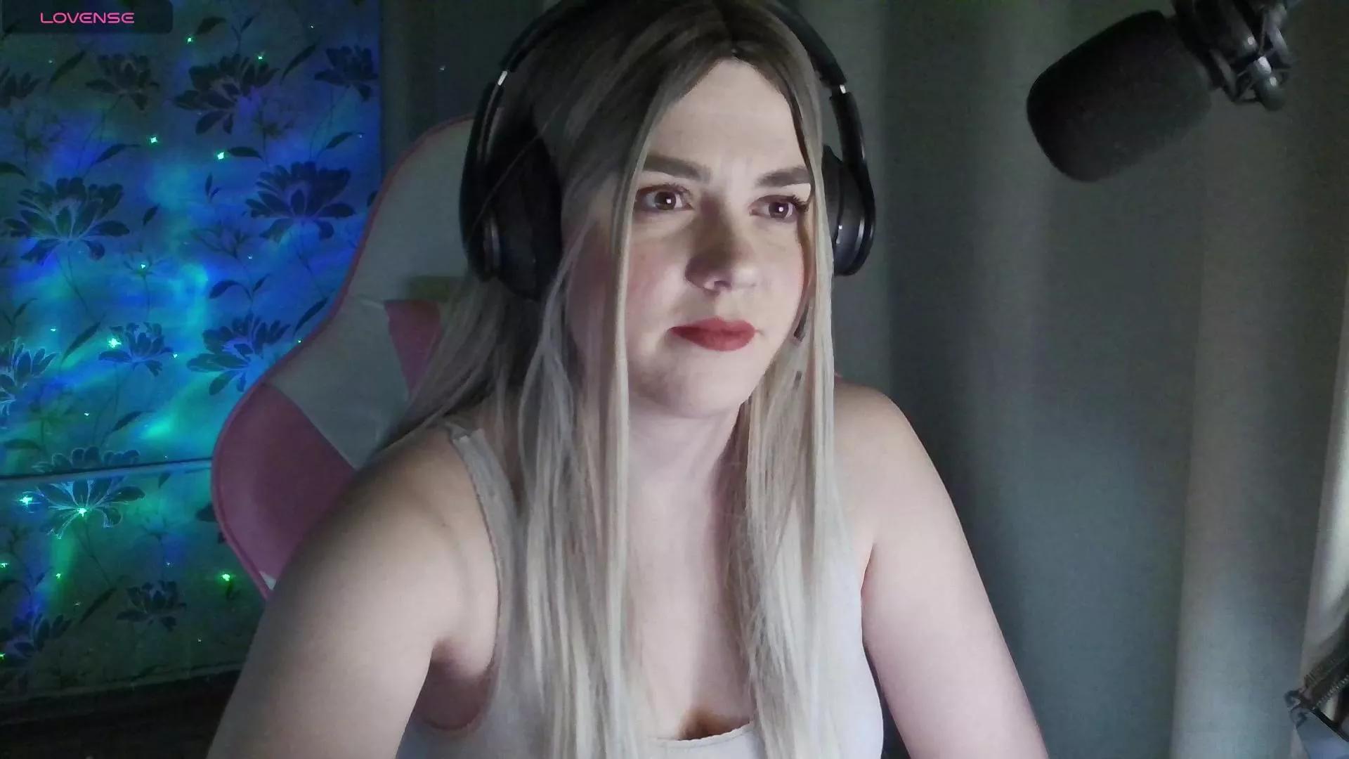 RuthSimp on Cam4 
