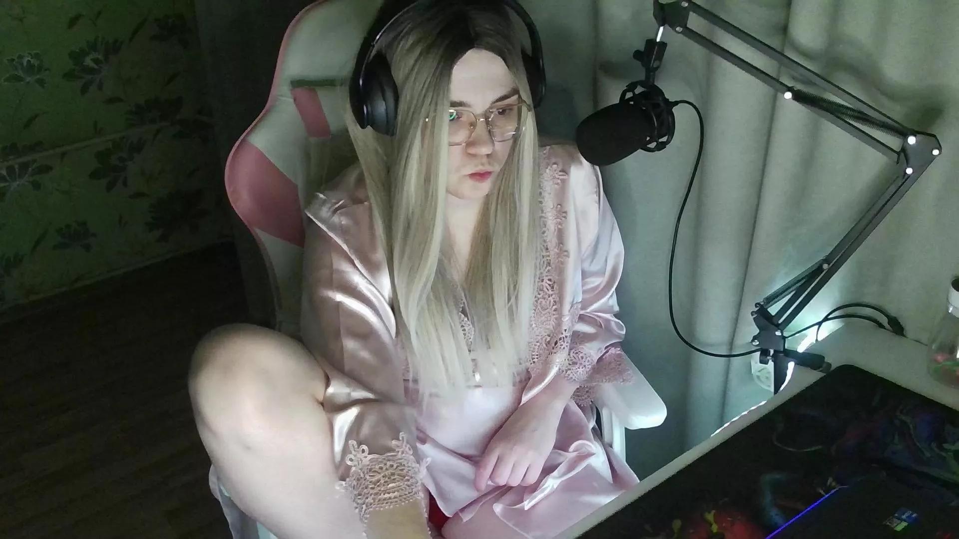 RuthSimp on Cam4 