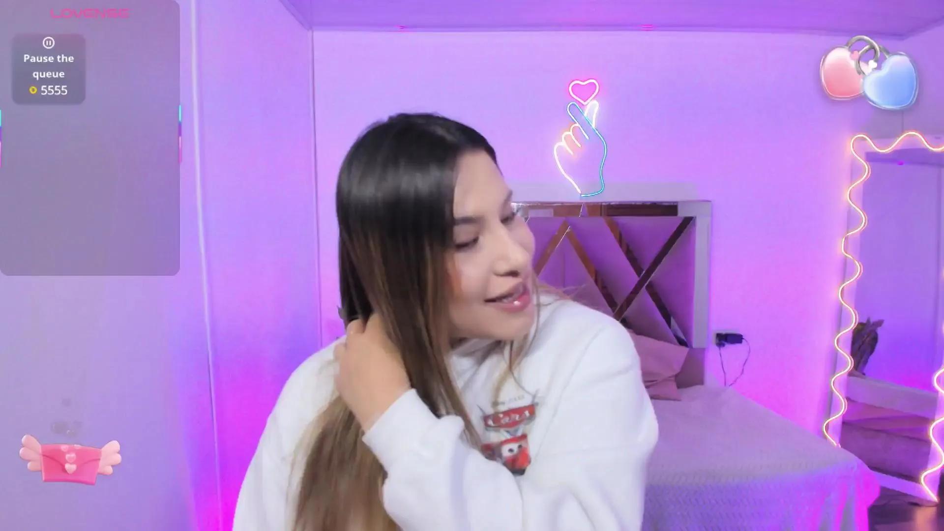 Freechat SAAYA_TAY on Cam4