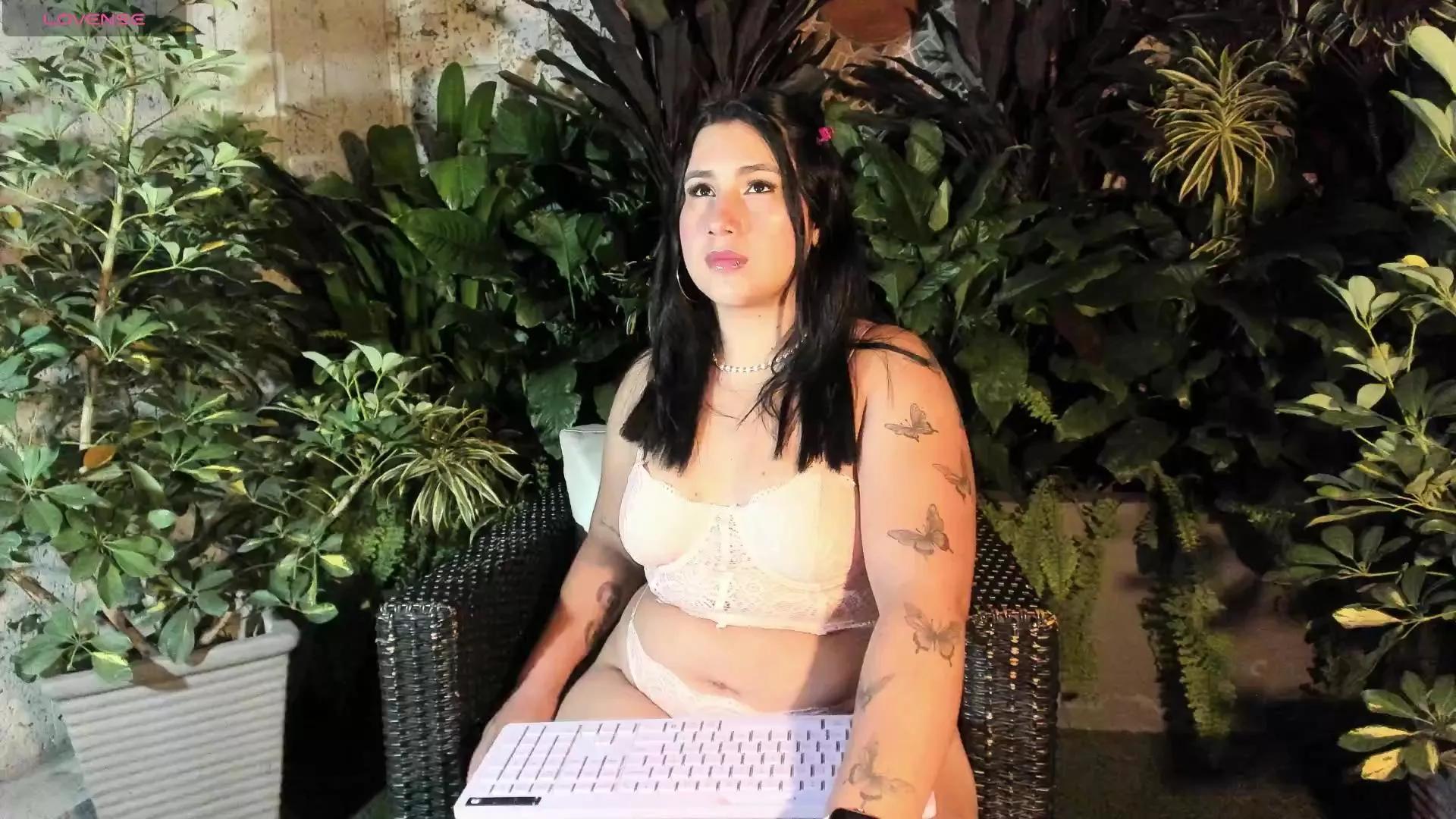 Sabrinamilani_ on Cam4 