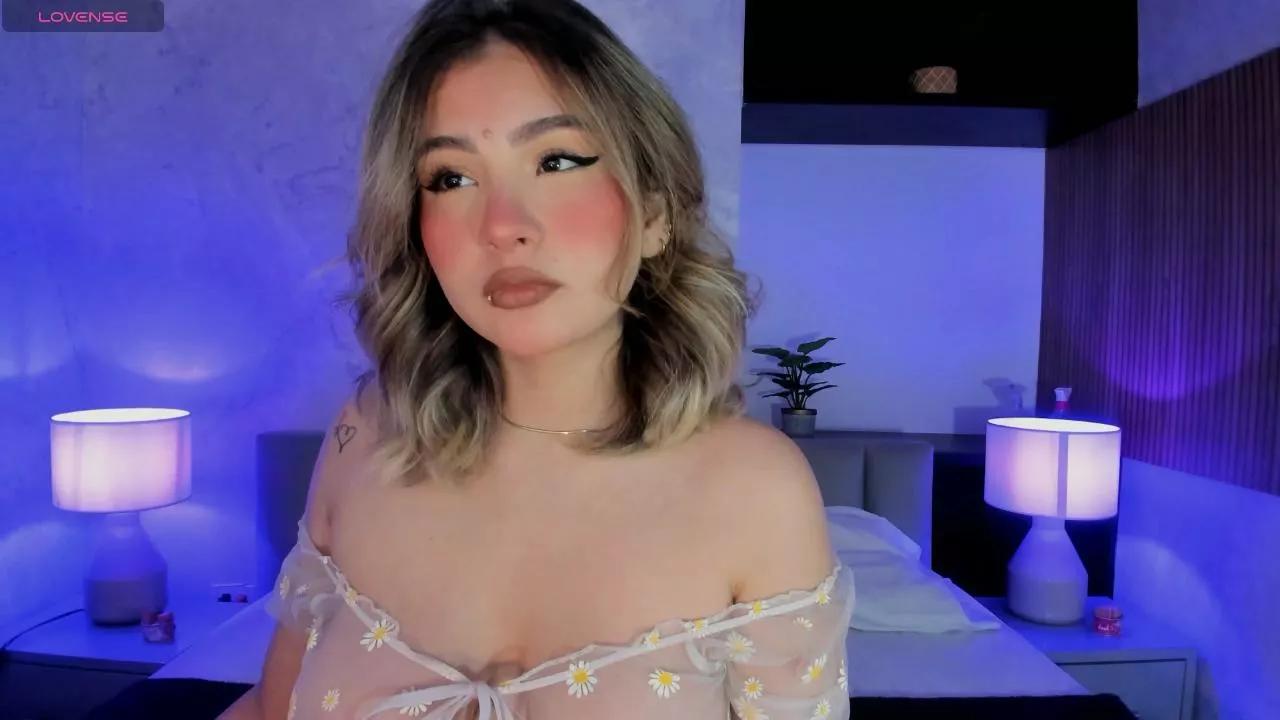 Samanta_Bone on Cam4 