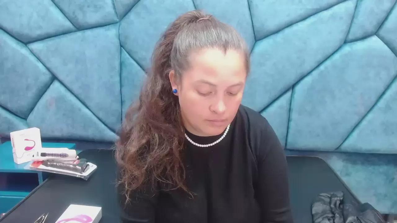 Sara_Thonson_ on Cam4 