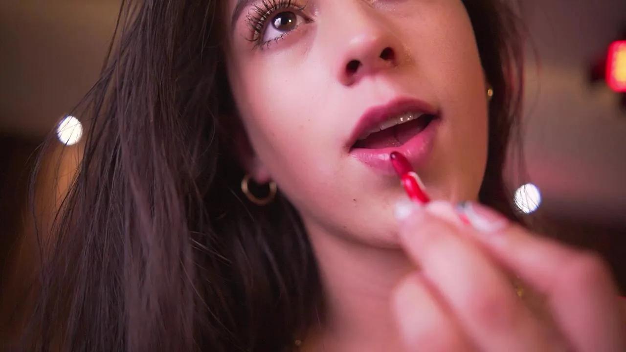 Freechat Saracollins1 on Cam4