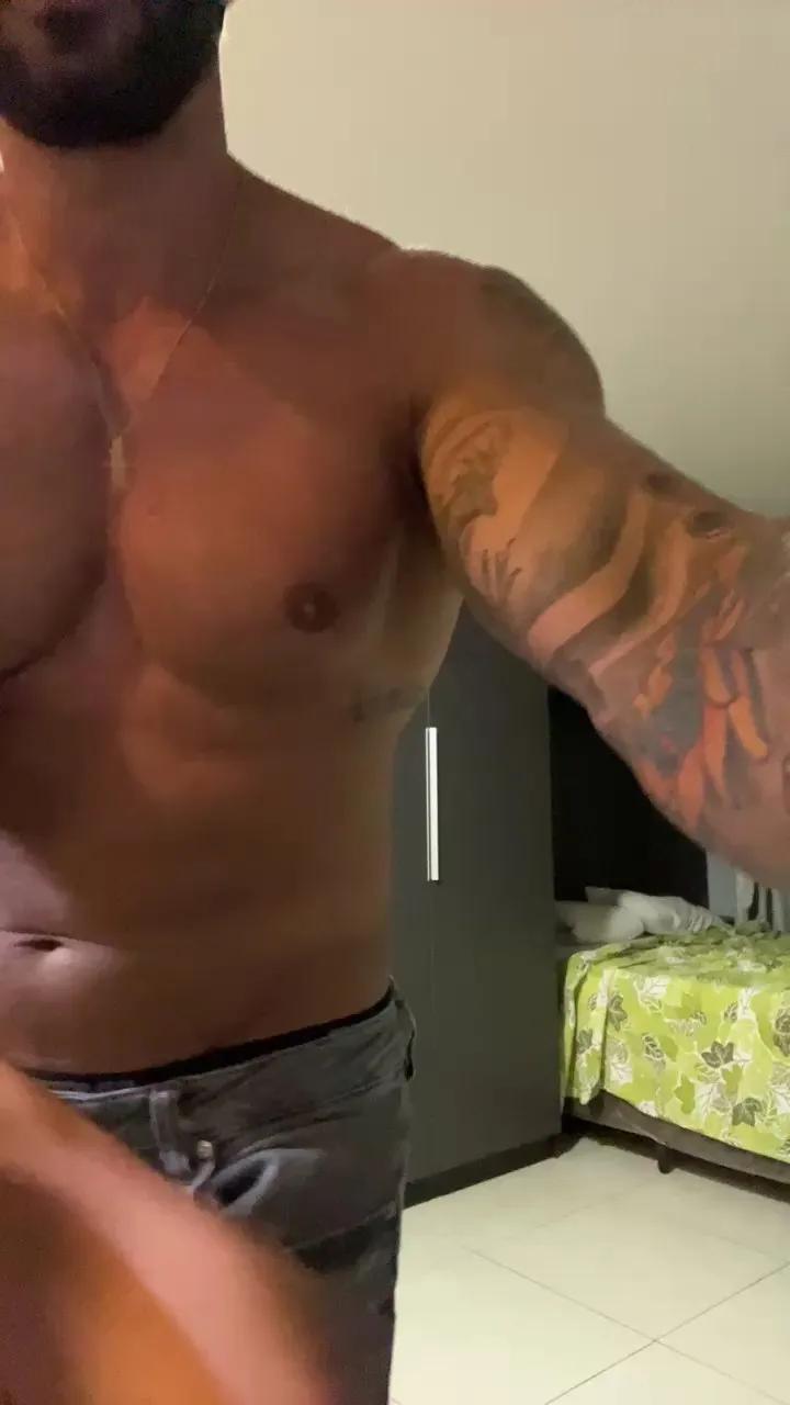 Saradoalto23 on Cam4