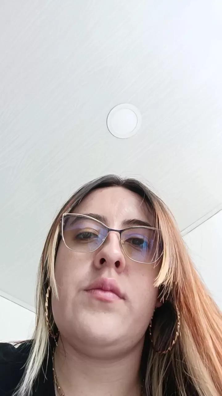 SarahRusso on Cam4 