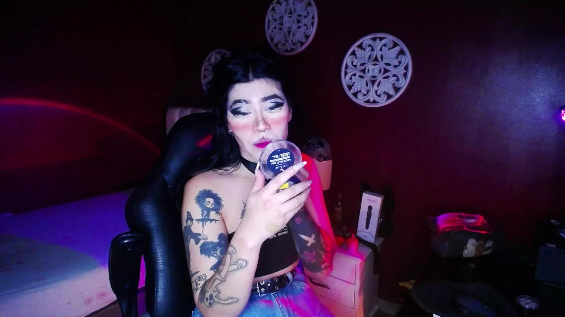 Sarayy_Collins on Cam4 
