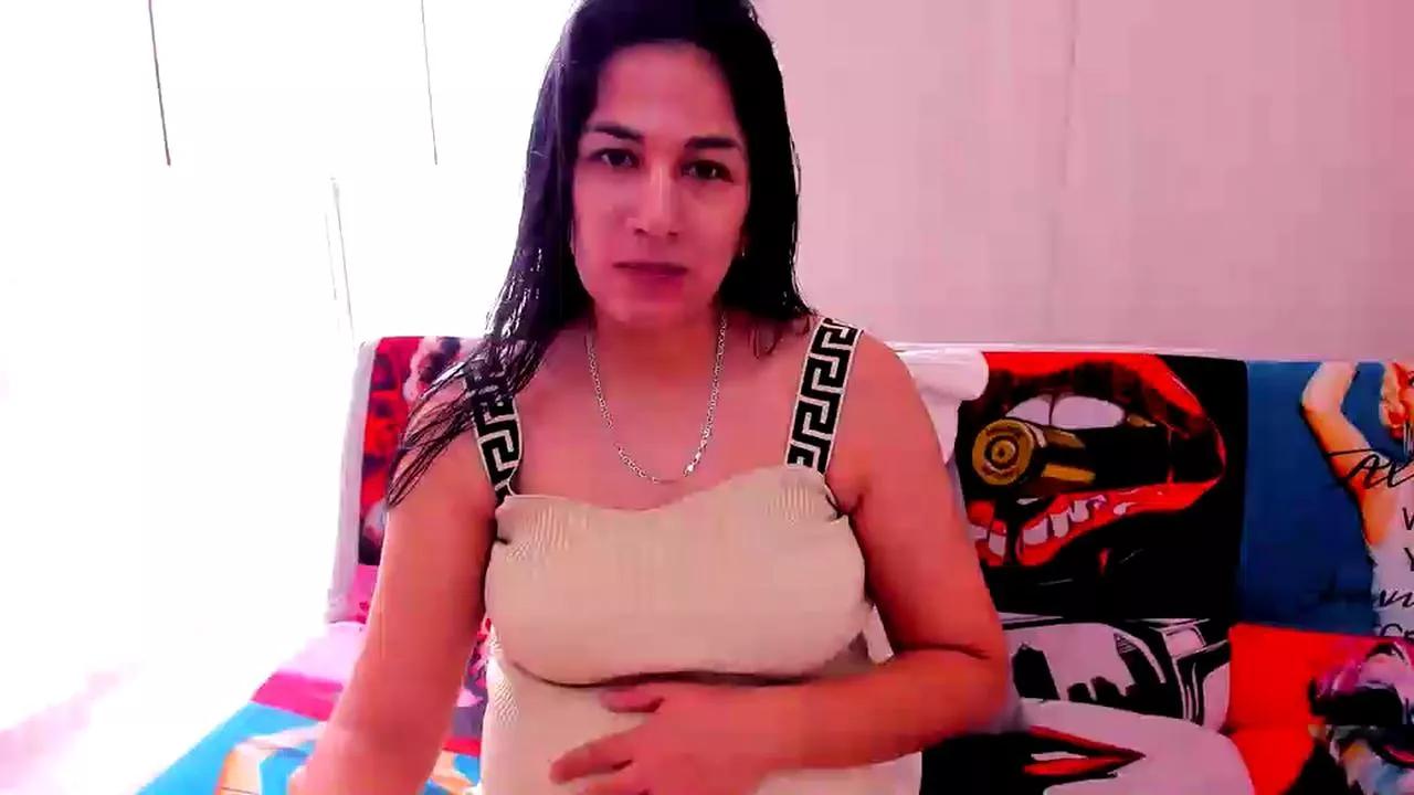 SaritaSweet4 on Cam4 