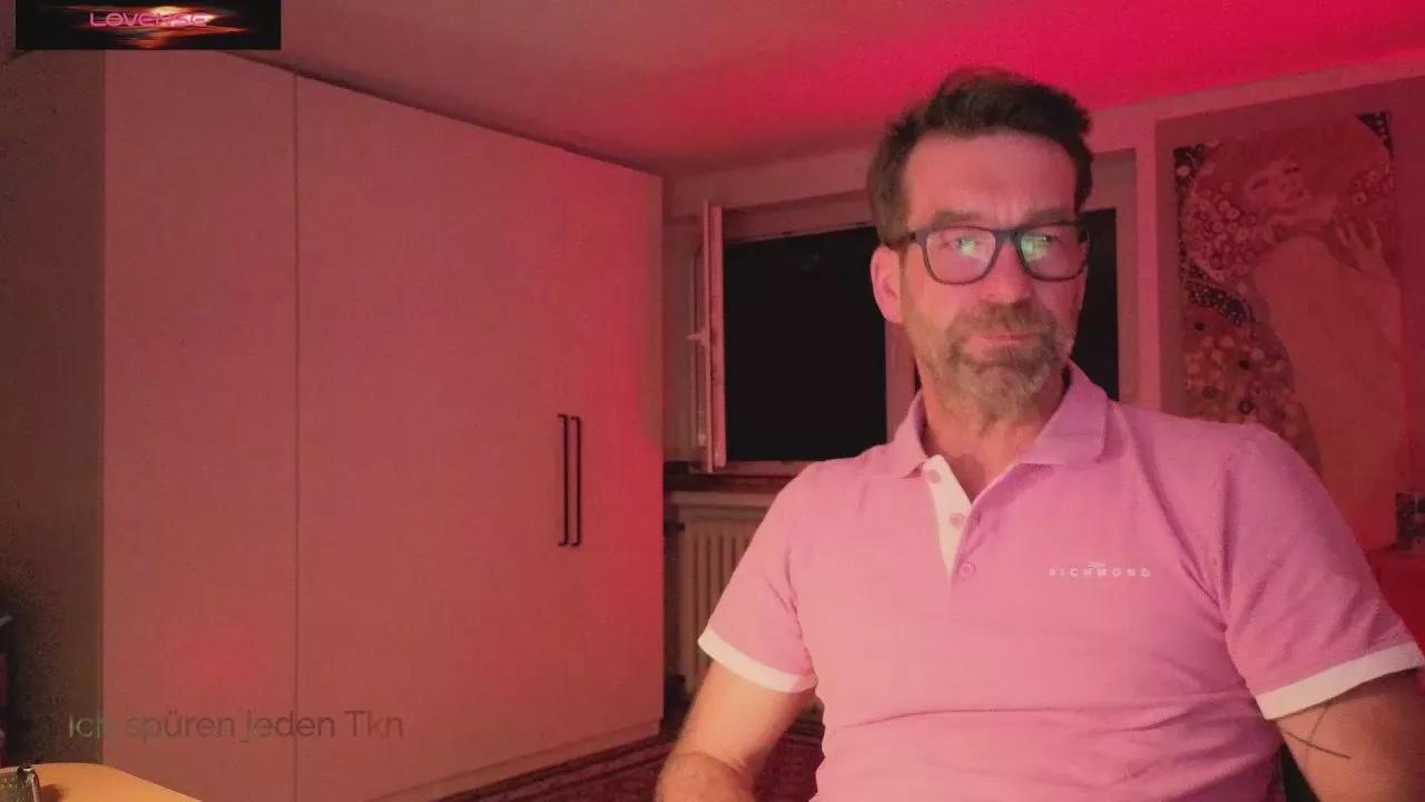 Sascha_Ge on Cam4 