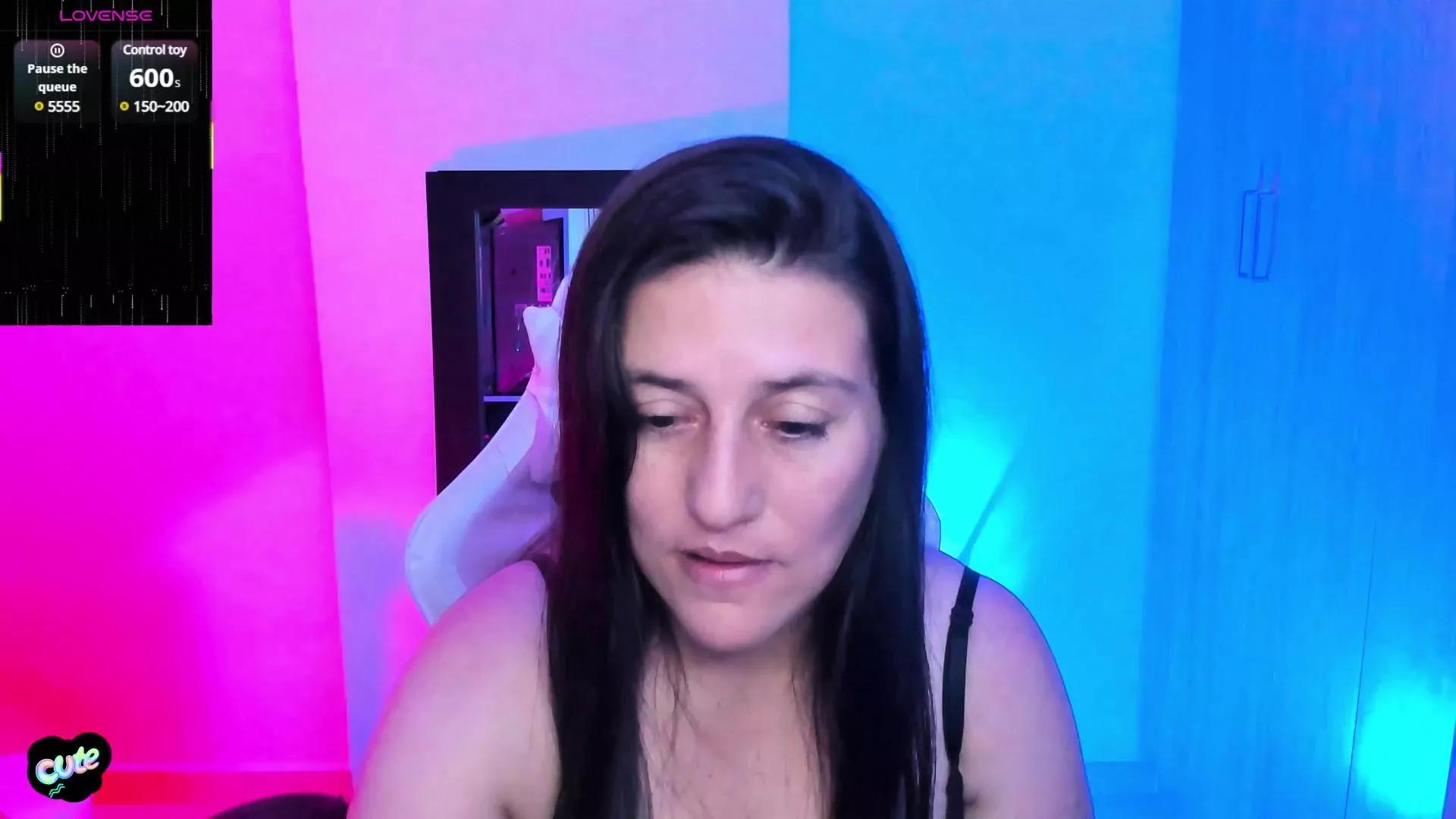 Saskyaa on Cam4 