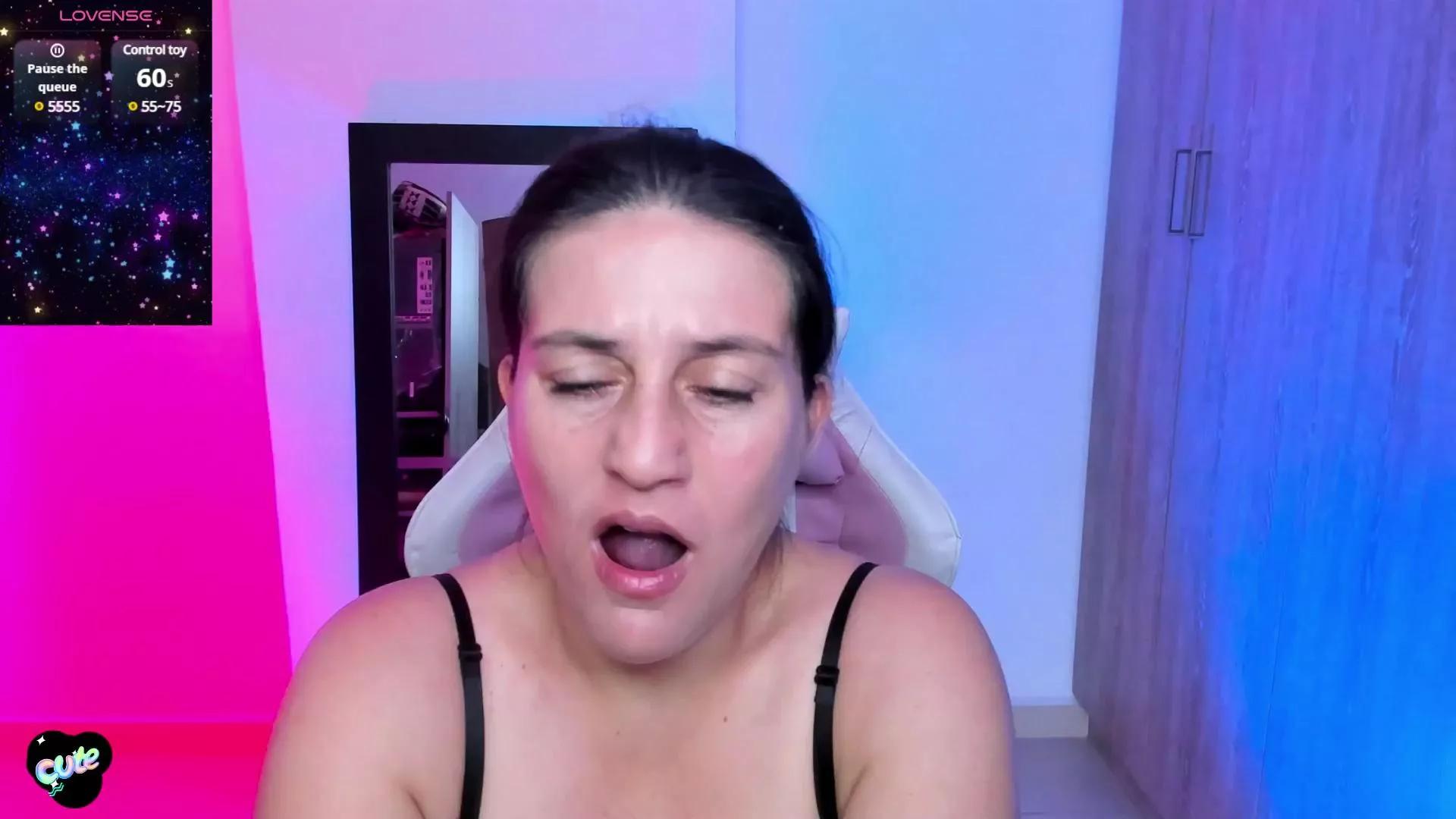 Saskyaa on Cam4