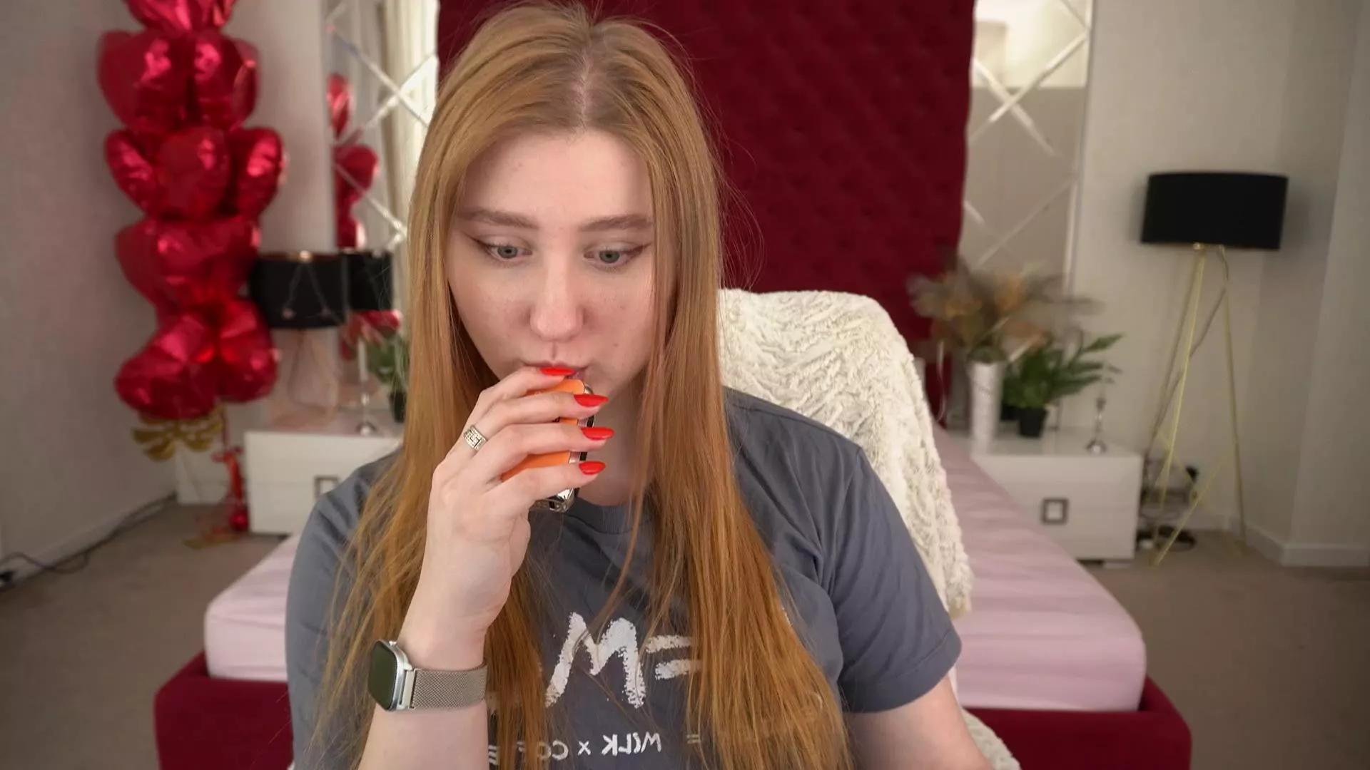Scarlet_Heart on Cam4 