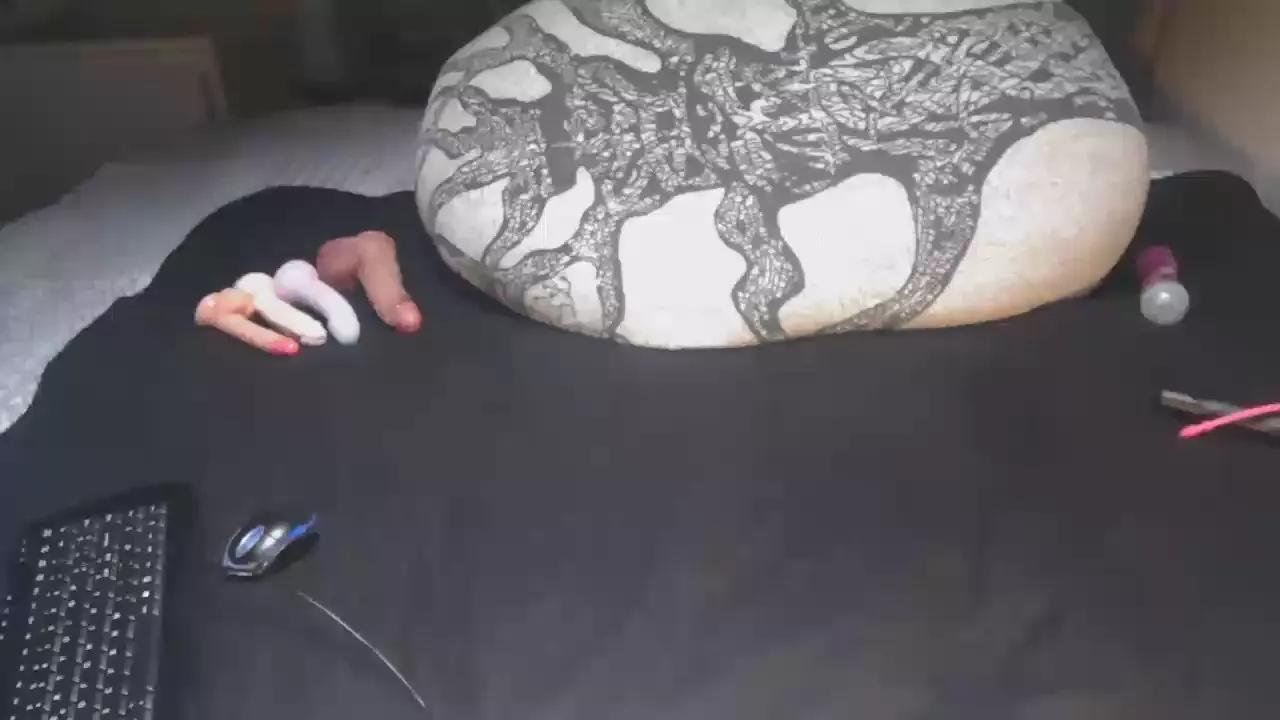 SCARLET_SANTANA on Cam4 