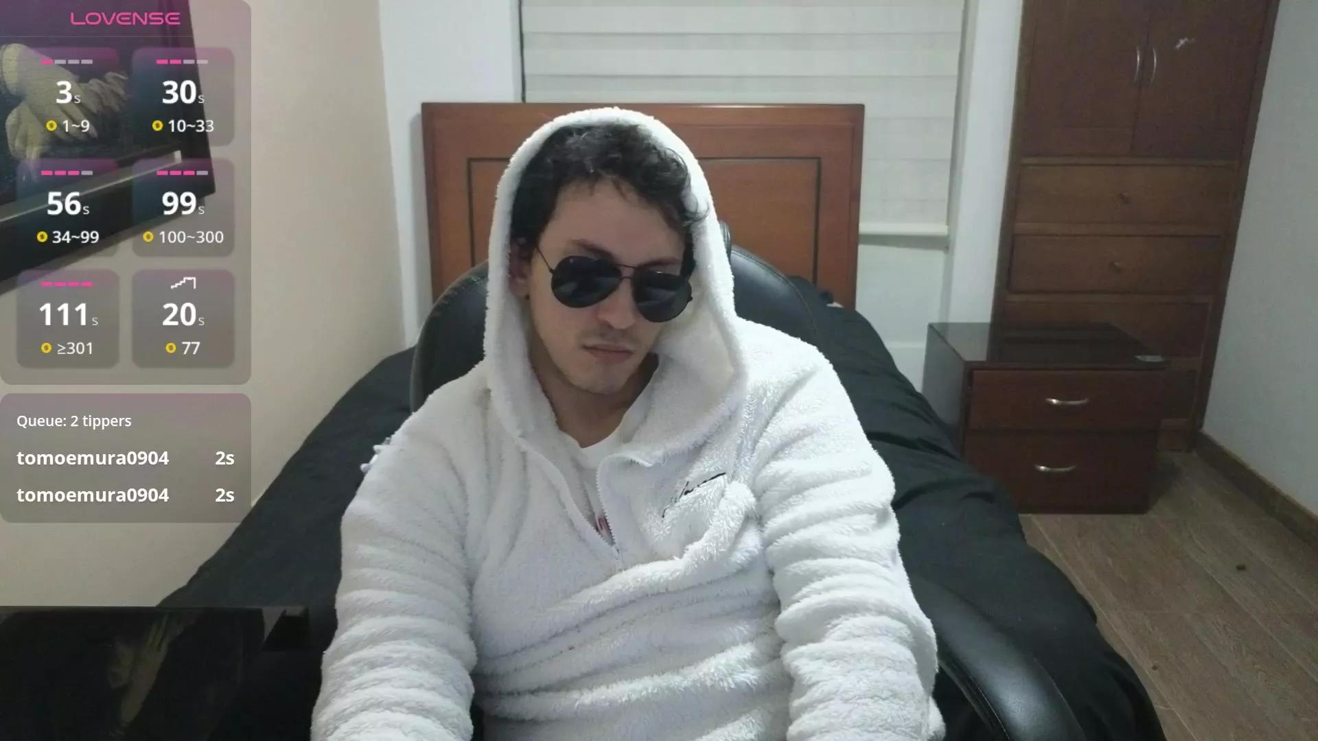 Serguioguecha33 on Cam4 